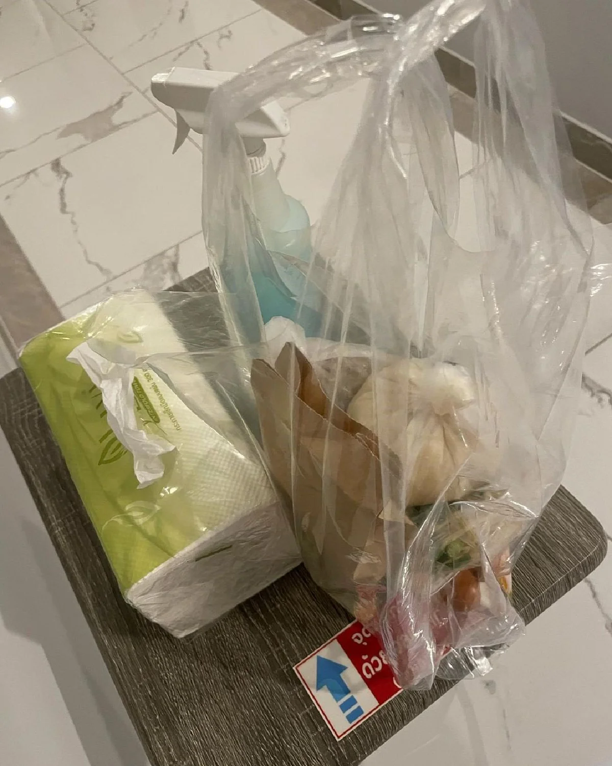 ดาวโอเกะ รีวิวความน่ารักของ แกงส้ม ดูแลไม่ห่างตอนกักตัว มายืนน้ำตาคลอหน้าประตู