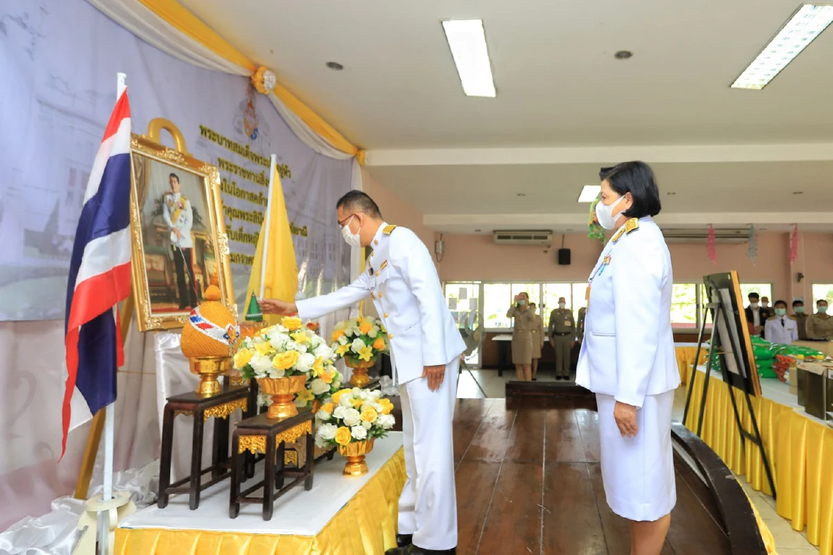 ในหลวงพระราชทานสิ่งของสถานสงเคราะห์เนื่องในวันเกิด"เจ้าคุณพระสินีนาฏ"