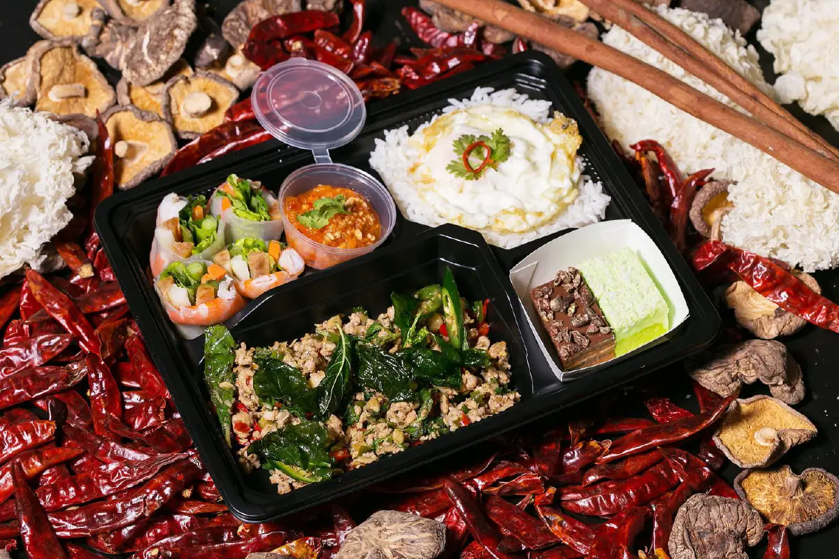 7 เซ็ตเมนูอิ่มอร่อยง่ายๆ จากห้องอาหารโรงแรมที่จัดเสิร์ฟถึงหน้าประตู