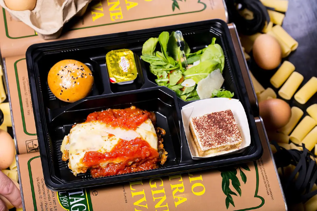 7 เซ็ตเมนูอิ่มอร่อยง่ายๆ จากห้องอาหารโรงแรมที่จัดเสิร์ฟถึงหน้าประตู