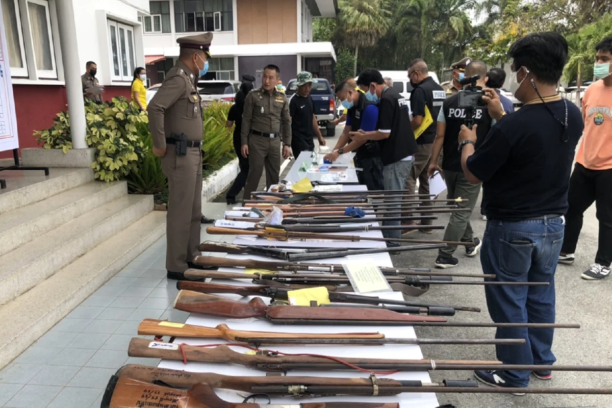 ตร.-ทหารเมืองกาญจน์จับมือกวาดล้างอาชญากรรมเจอปืนเถื่อนอื้อ