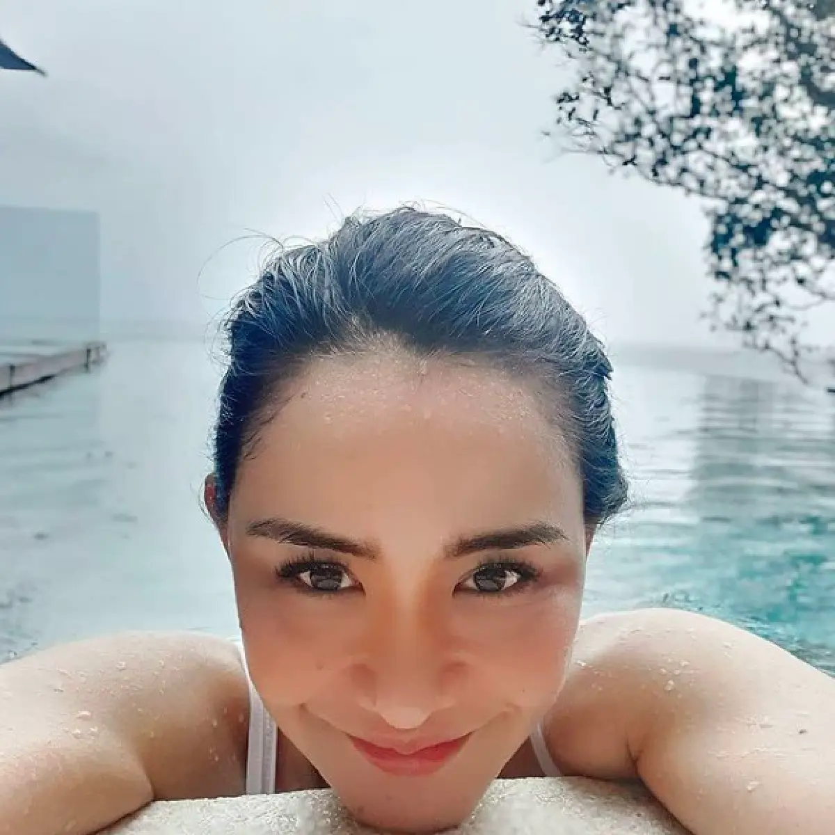 แม่ปล่อยของ! "นิโคล เทริโอ" โชว์ความแซ่บในชุดว่ายน้ำ อวดหุ่นสวยๆ 