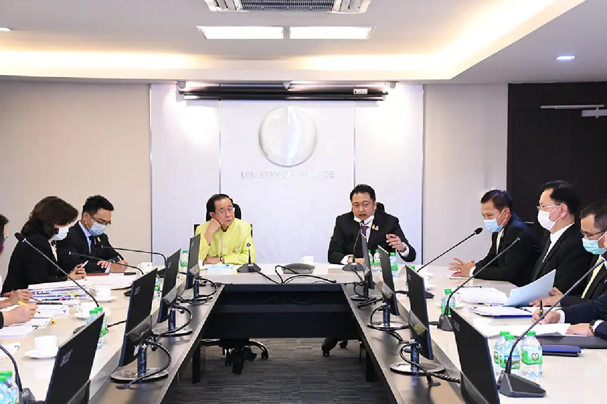 บิ๊กตู่สั่งแจกเงินแรงงานประกันสังคม11ล้านคน คนละ4พันบาท