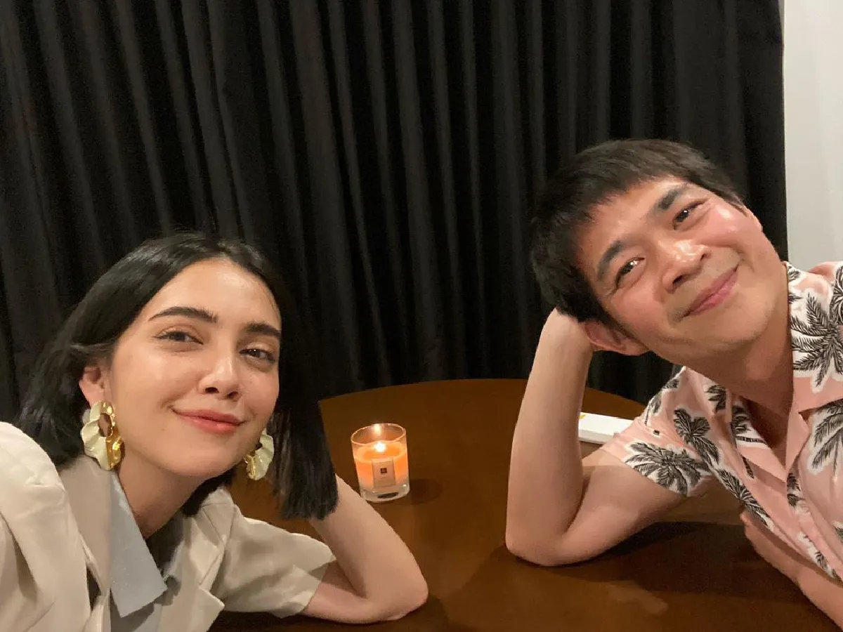 รักหวานตลอดไป! ซาร่า-เอ็ม ฉลองครบรอบแต่งงานเรียบง่ายอบอุ่น 