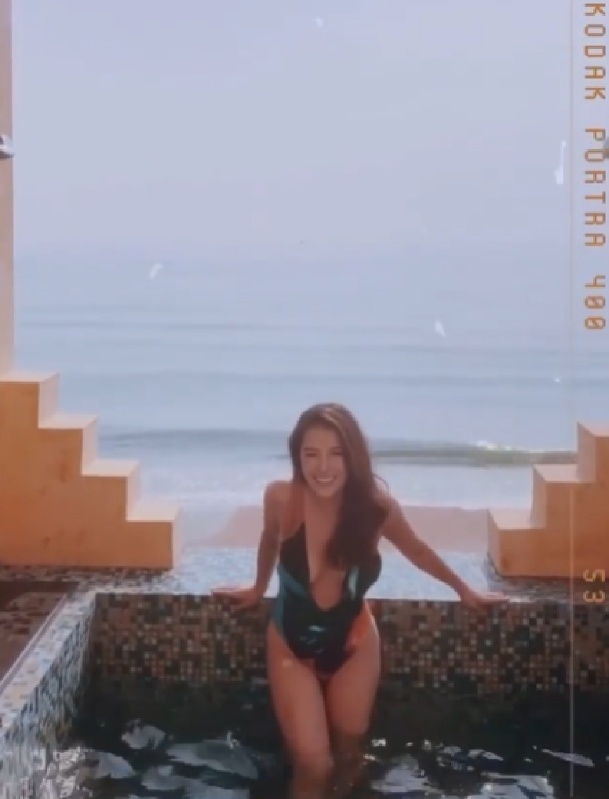 แมทธิว-ลิเดีย เผยคลิปหวิว..ชวนกันลงสระจัดเต็มความเซ็กซี่