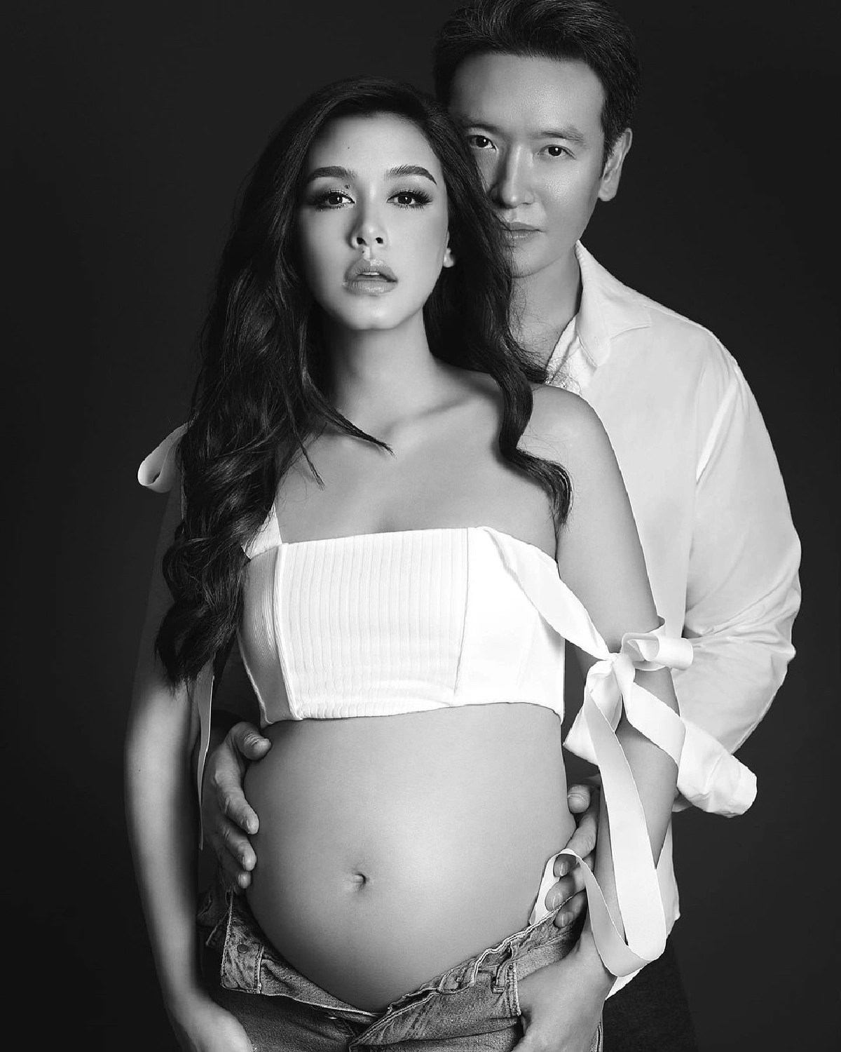 วิกกี้ อุ้มท้องโตถ่ายแบบก่อนคลอด จัดเต็มความปังฉลองอายุ 40 ปี