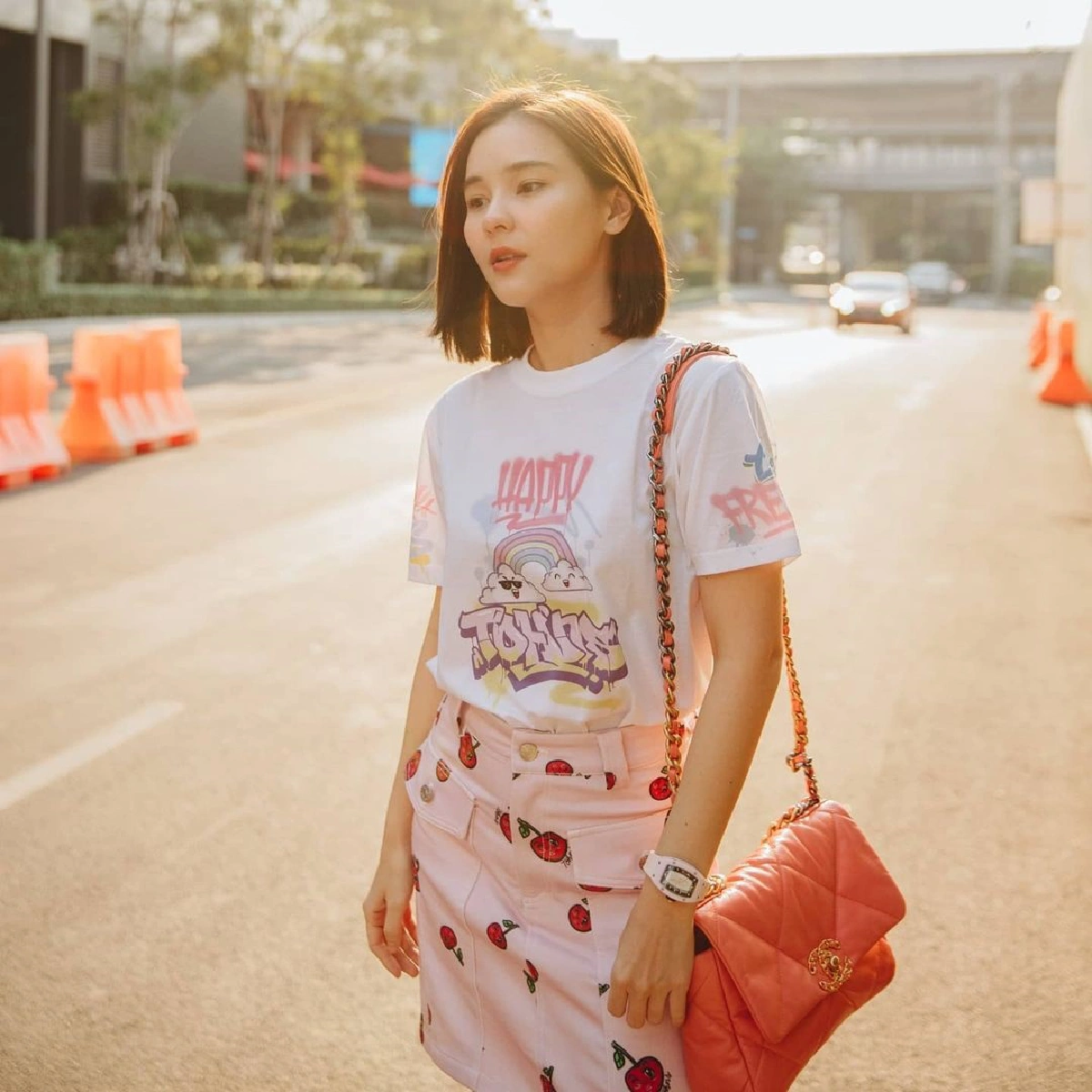 สดใสปนเซ็กซี่! ออม สุชาร์ สลัดผ้าลงอ่างเล่นน้ำ ทำเอาหนุ่มๆใจละลาย