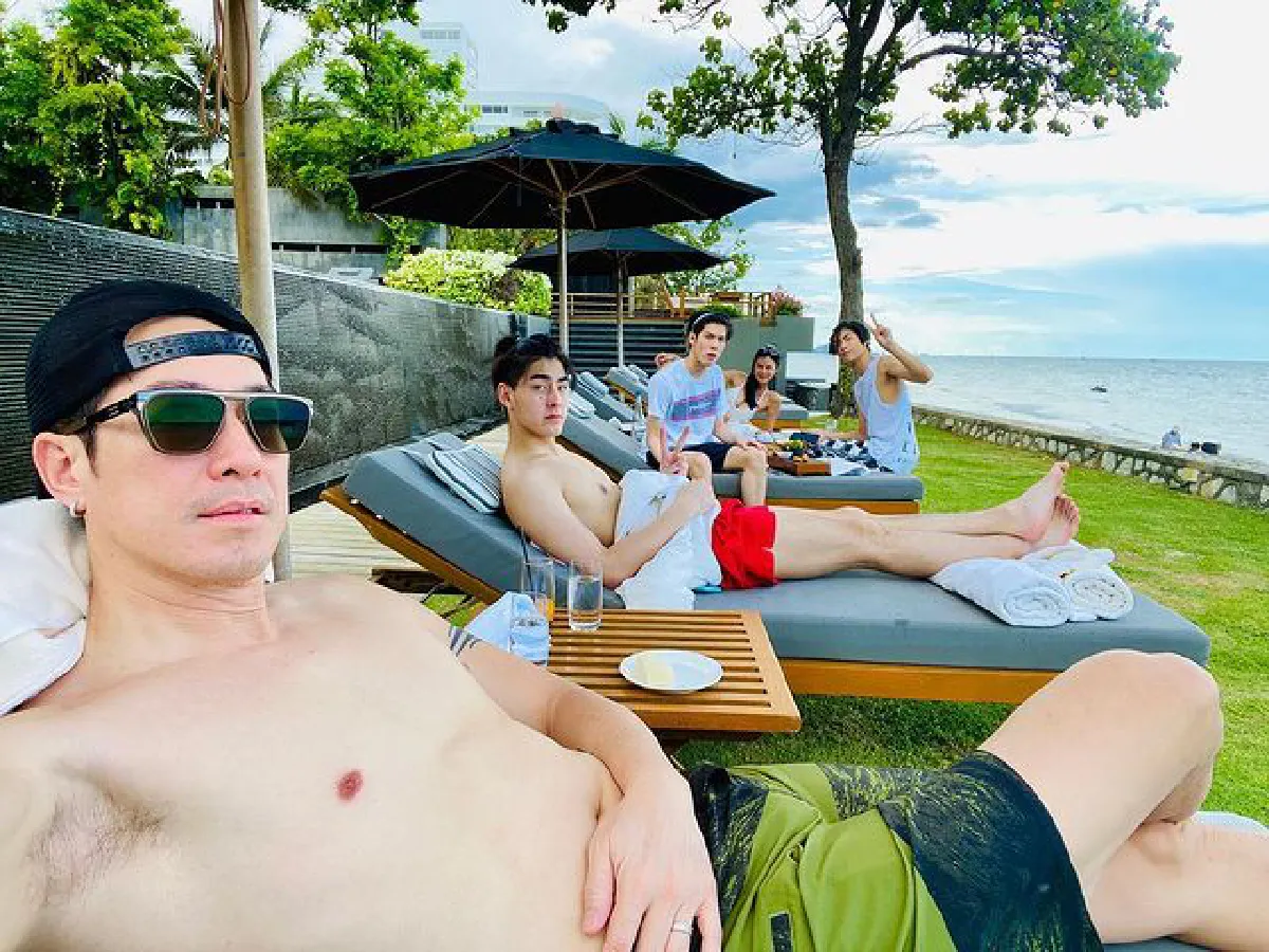 ปิ่น เก็จมณี แฮปปี้มาก! เจ เจตริน ทำเซอร์ไพรส์ฉลองแต่งงาน 20 ปี