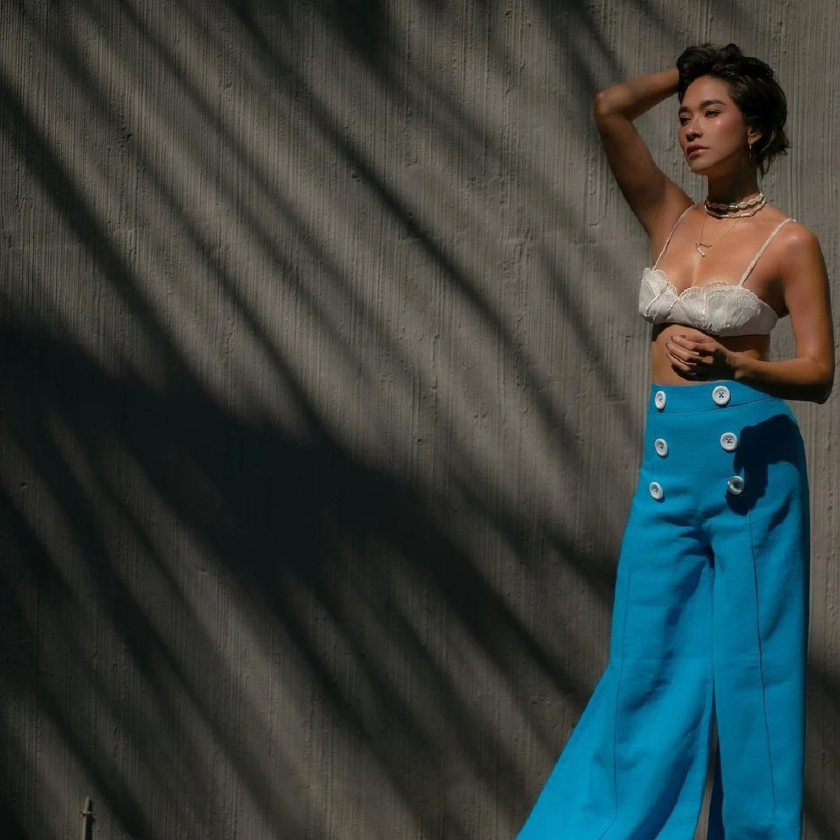 ก็เสื้อมันยั่ว! พลอย เฌอมาลย์ เซ็กซี่อวดหุ่นแซ่บผิวแทนสวยมาก