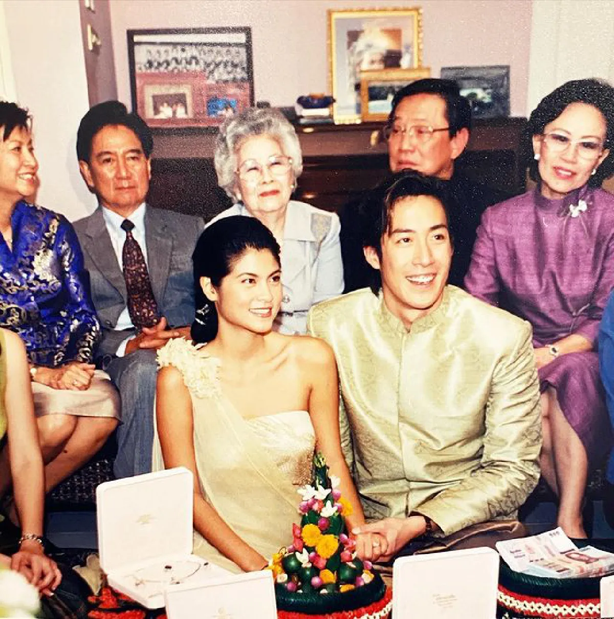 ปิ่น เก็จมณี แฮปปี้มาก! เจ เจตริน ทำเซอร์ไพรส์ฉลองแต่งงาน 20 ปี