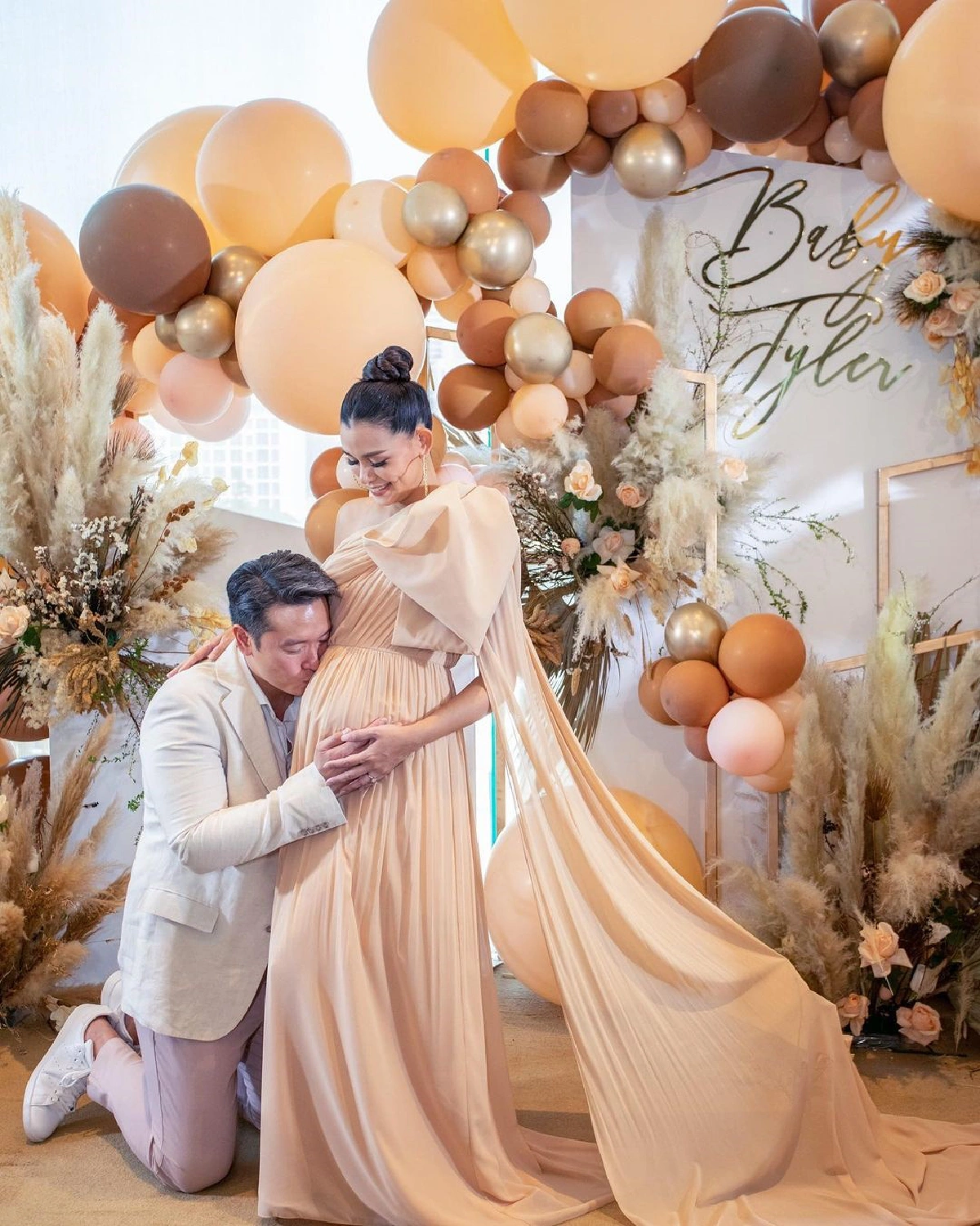 วิกกี้ อุ้มท้องโตถ่ายแบบก่อนคลอด จัดเต็มความปังฉลองอายุ 40 ปี