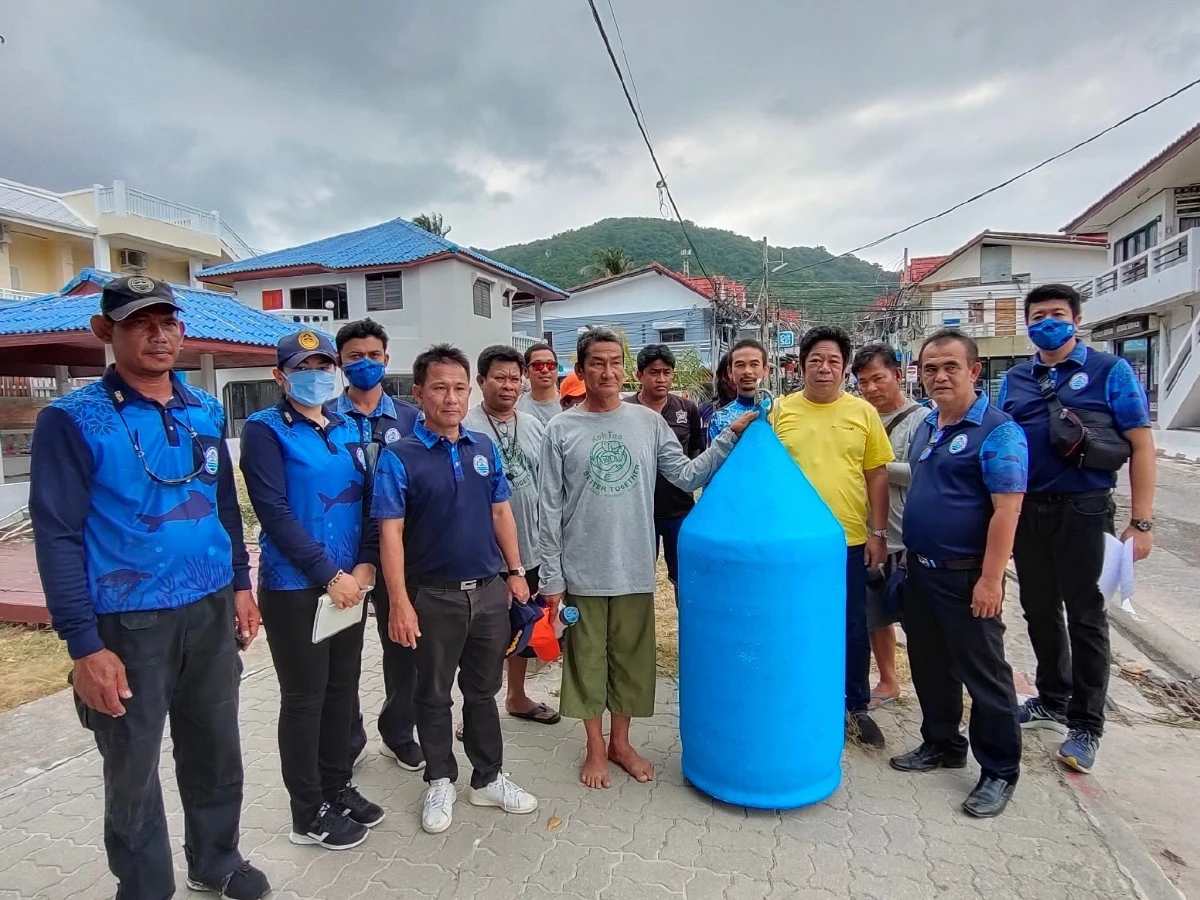 "วาฬบรูด้า-ฝูงโลมา"โผล่ทะเลเกาะเต่าอวดโฉมนักอนุรักษ์