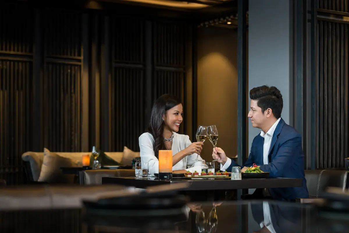 ฉลองค่ำคืนวันแห่งความรักสุดโรแมนติก ที่อาคีรา แบค เรสเตอรองท์ แอนด์ บาร์