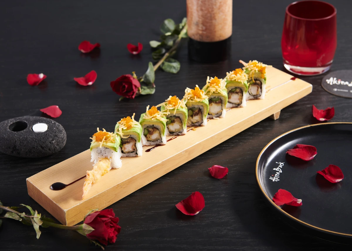 ฉลองค่ำคืนวันแห่งความรักสุดโรแมนติก ที่อาคีรา แบค เรสเตอรองท์ แอนด์ บาร์