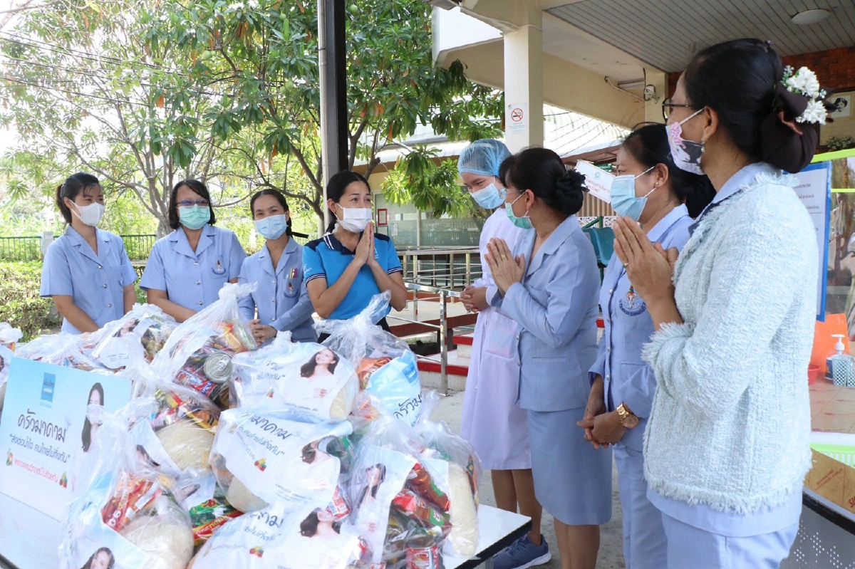 “ครัวมาดาม” ส่งทีมอาสาฯ ลงพื้นที่แจกอาหาร