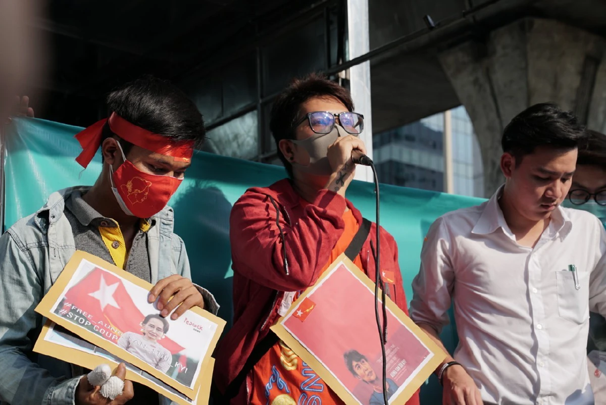 ชาวเมียนมา-กลุ่มวีโว่ชุมนุมต้านรัฐประหารหน้าสถานทูตเมียนมา