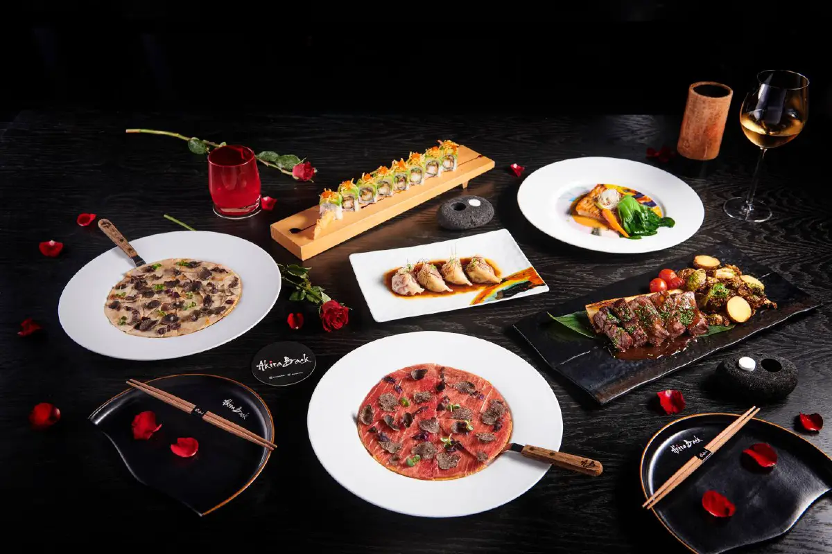 ฉลองค่ำคืนวันแห่งความรักสุดโรแมนติก ที่อาคีรา แบค เรสเตอรองท์ แอนด์ บาร์