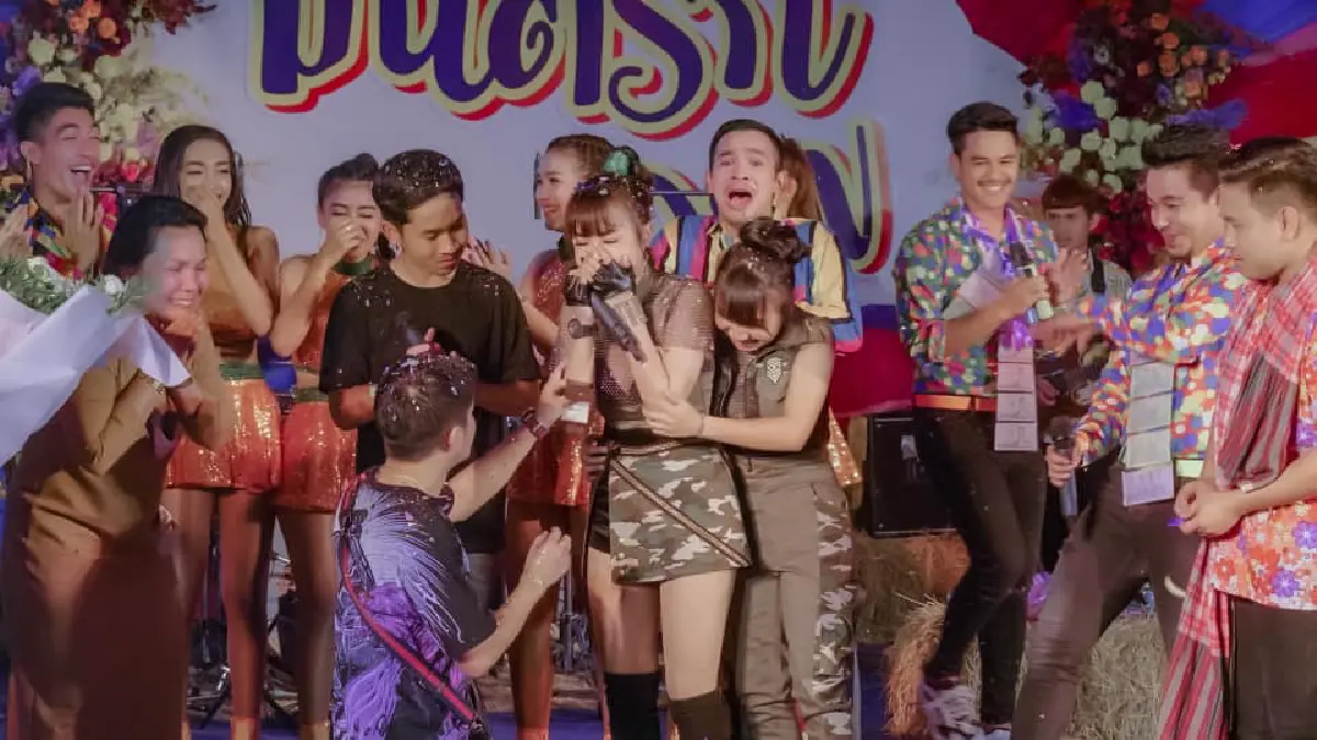 “เจนนี่ ได้หมดถ้าสดชื่น” ถูกแฟนหนุ่ม “เนเงิน” คุกเข่าทำเซอร์ไพรส์ขอแต่งงานกลางไลฟ์คอนเสิร์ต