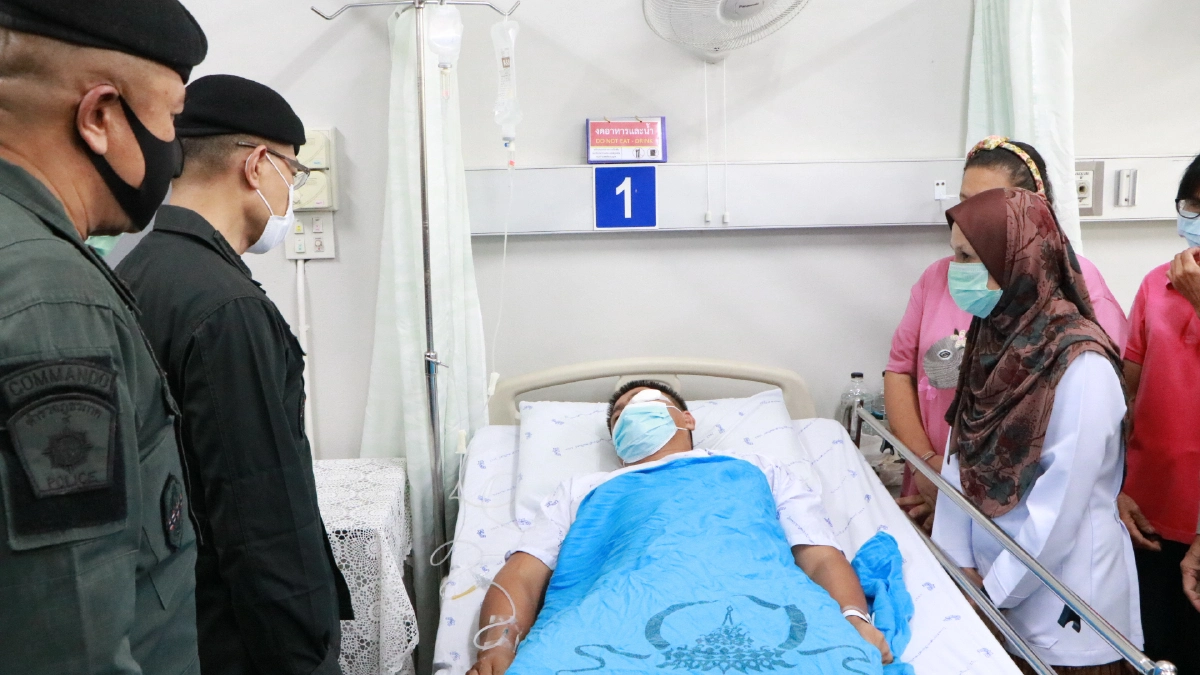 "ผบ.ตร.-แม่ทัพภาคที่4"เยี่ยมตร.บาดเจ็บจากเหตุโจรใต้ลอบวางบึ้ม