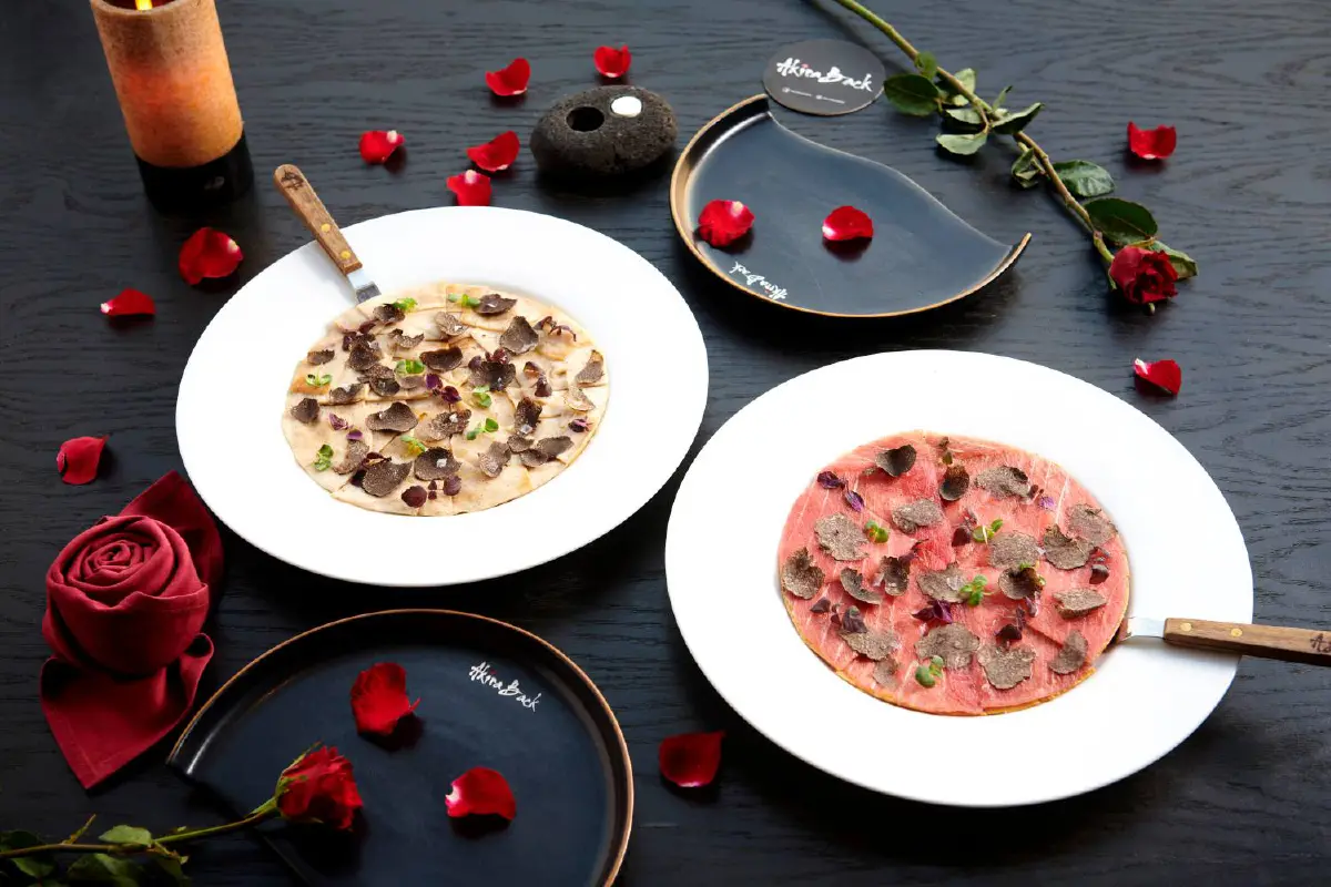 ฉลองค่ำคืนวันแห่งความรักสุดโรแมนติก ที่อาคีรา แบค เรสเตอรองท์ แอนด์ บาร์