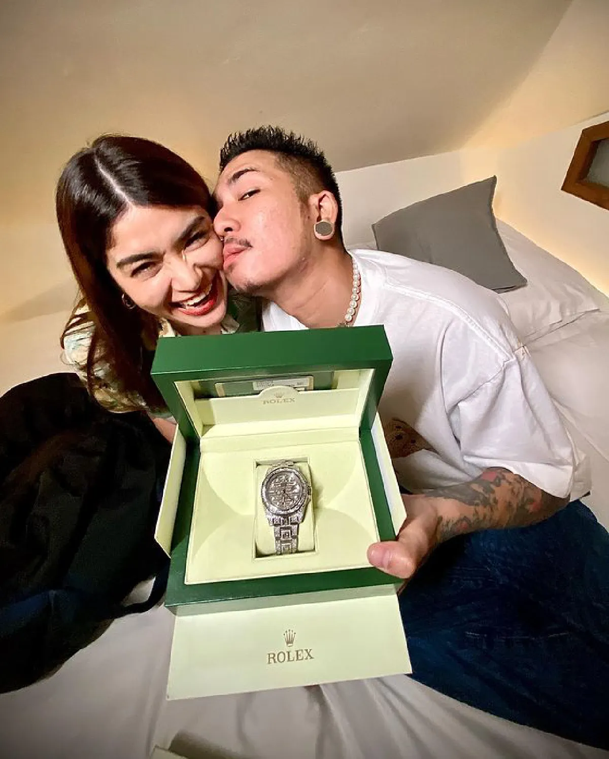 หวานก่อนวาเลนไทน์! แจง ซื้อนาฬิกาเรือนหรูเซอร์ไพรส์ แจ๊ส ชวนชื่น