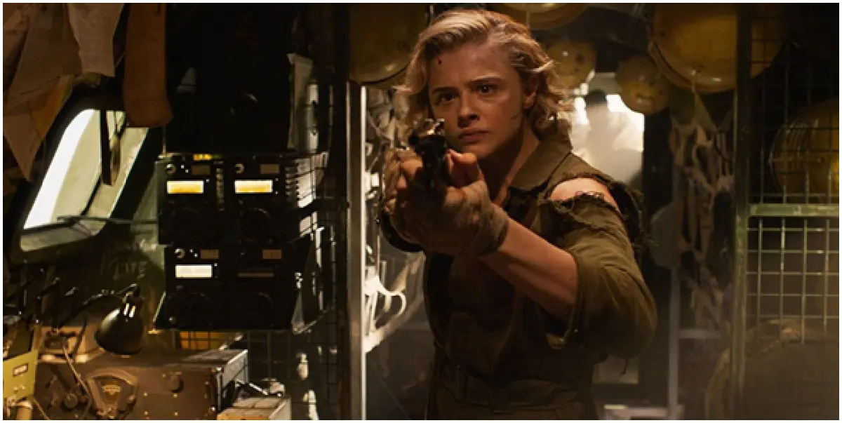 โคลอี้ เกรซ มอเรตซ์ บู๊ระห่ำกลางเวหา เตรียมเผชิญหน้าอสูรกายใน "SHADOW IN THE CLOUD"