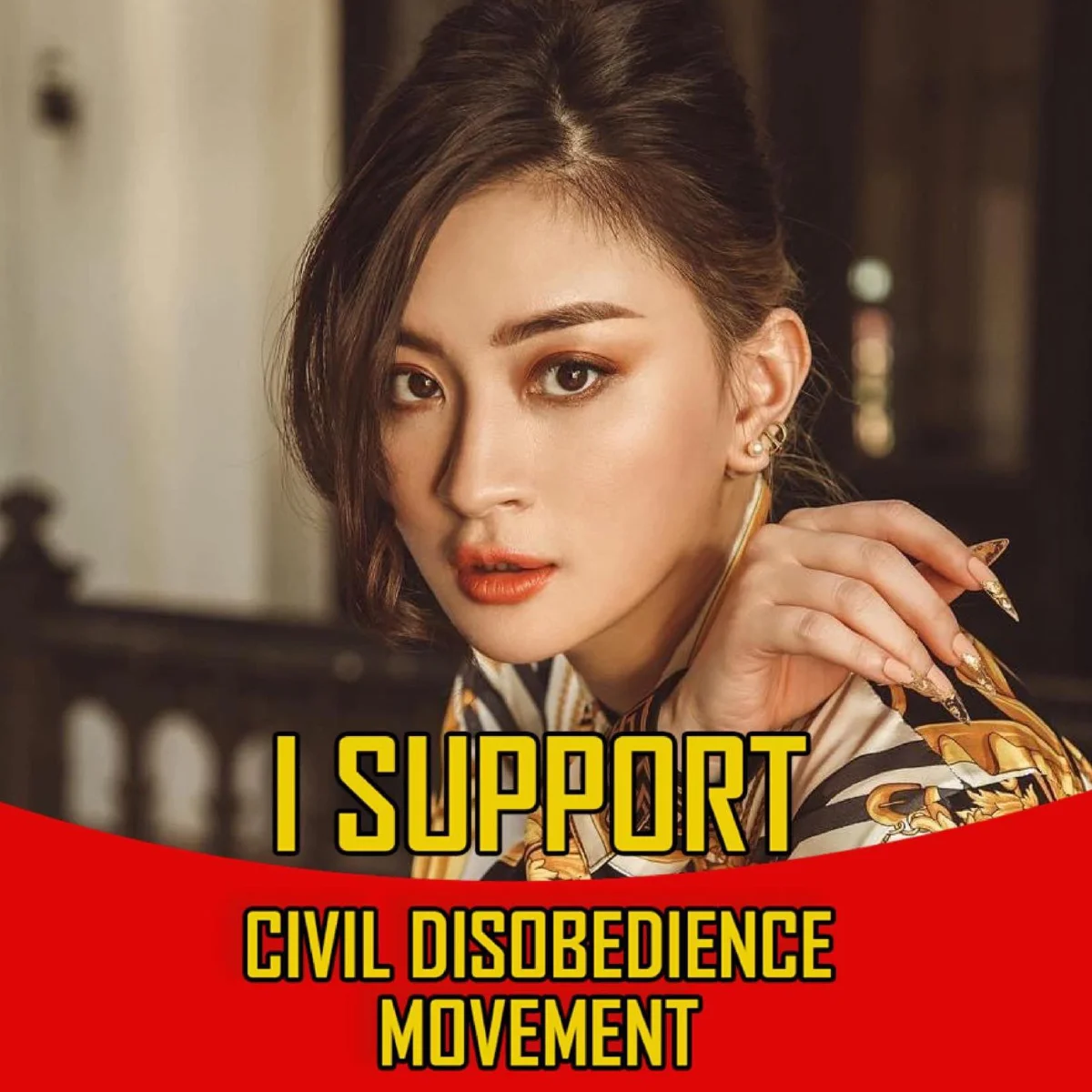 ไป๊ ทาคน นายแบบดังชาวเมียนมา โพสต์ภาพชูสามนิ้วร่วมต่อต้านเผด็จการ