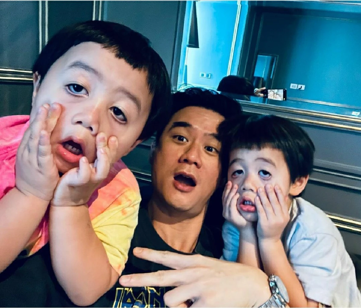 คุณพ่อลูกแฝด น็อต วิศรุต จิบกาแฟในวันชิลๆ หล่อพุ่งยอดไลค์ถล่มทลาย 