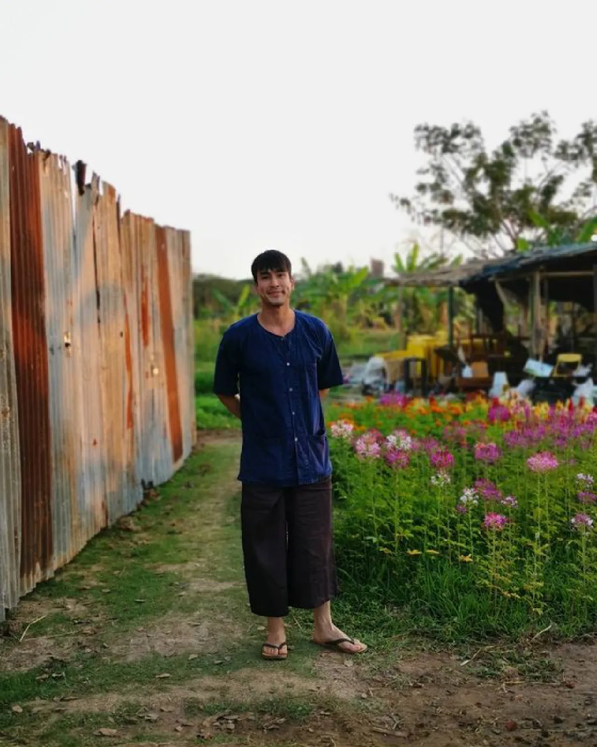 ณเดชน์ พาแม่กลับบ้านที่ขอบแก่น พักผ่อนดูแลปรับปรุงกิจการครอบครัว