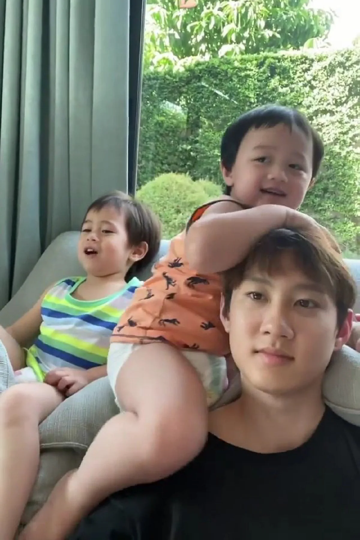 น้องพายุ ปีนหัวเล่นกับ กัปตัน ชลธร คนติงไม่เหมาะผู้ใหญ่ควรสั่งสอน