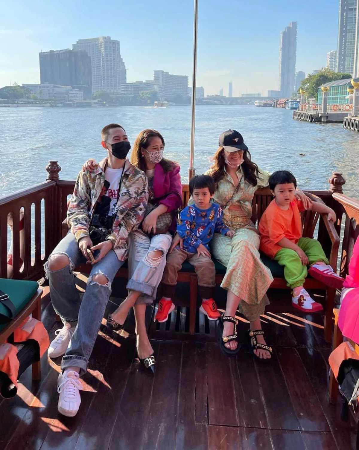 น้องพายุ ปีนหัวเล่นกับ กัปตัน ชลธร คนติงไม่เหมาะผู้ใหญ่ควรสั่งสอน