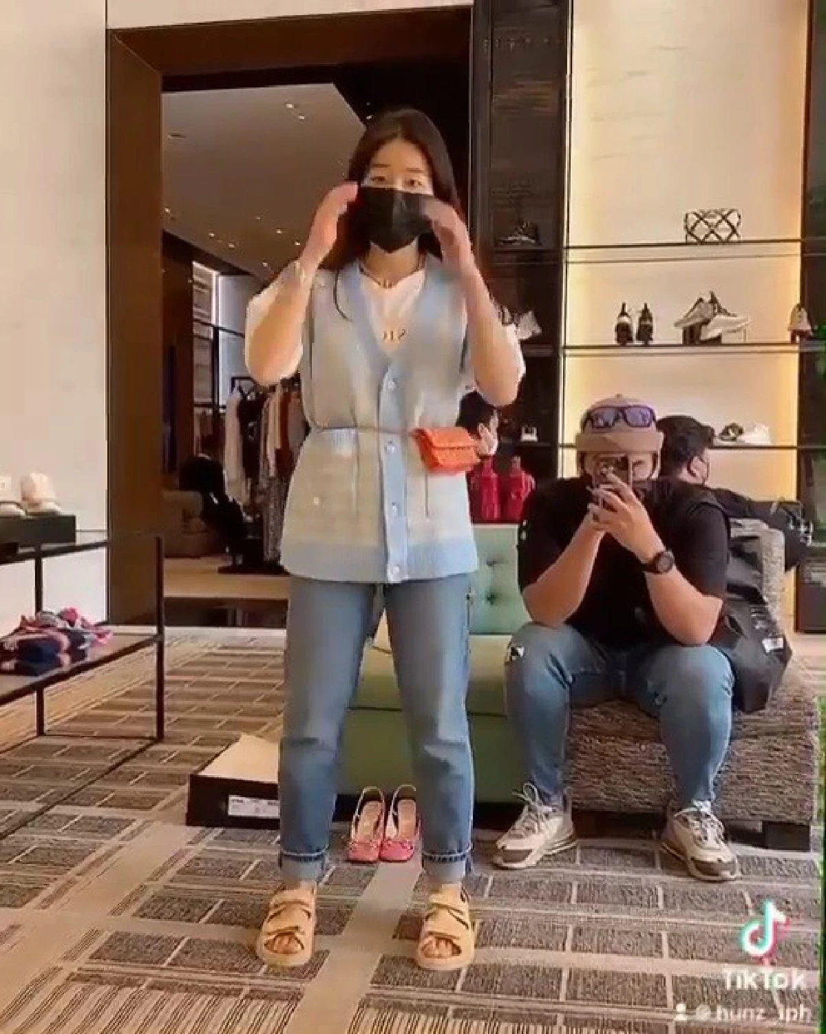 ฮั่น อิสริยะ เปย์หนักพา จียอน ช้อปแบรนด์เนมจุกๆ รับวันวาเลนไทน์