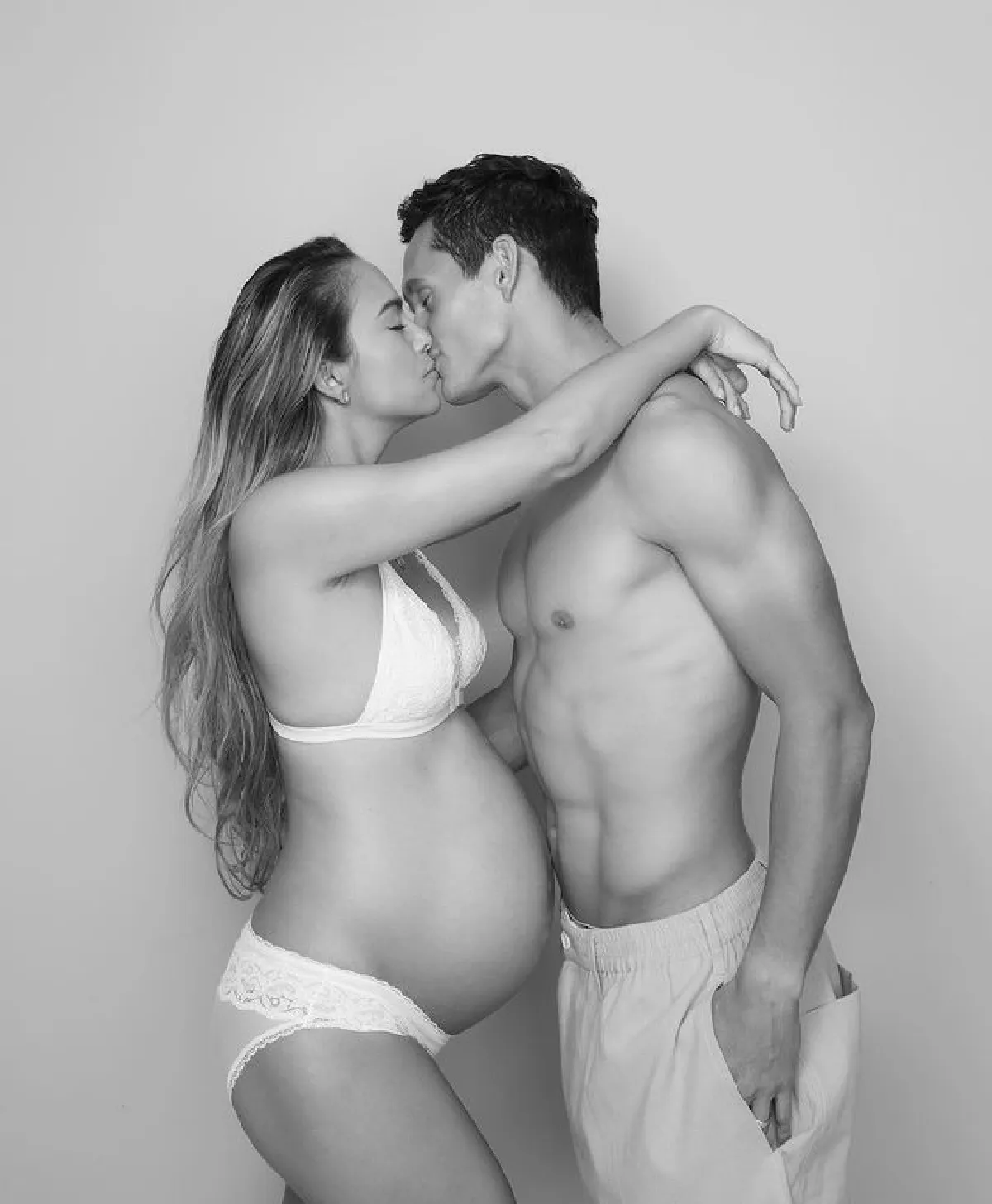 คุณแม่ป้ายแดง เทย่า โรเจอร์ คลอดลูกสาวคนแรกแล้ว ตั้งชื่อน้อง มิลา