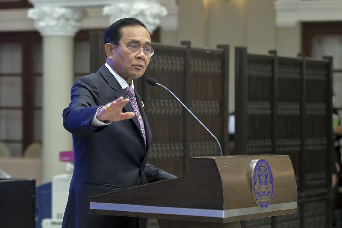 "บิ๊กตู่"ขอคนไทยยึดเศรษฐกิจพอเพียงไม่จำเป็นลดละเลิกก่อน "บิ๊กตู่"ขอคนไทยยึดเศรษฐกิจพอเพียงไม่จำเป็นลดละเลิกก่อน