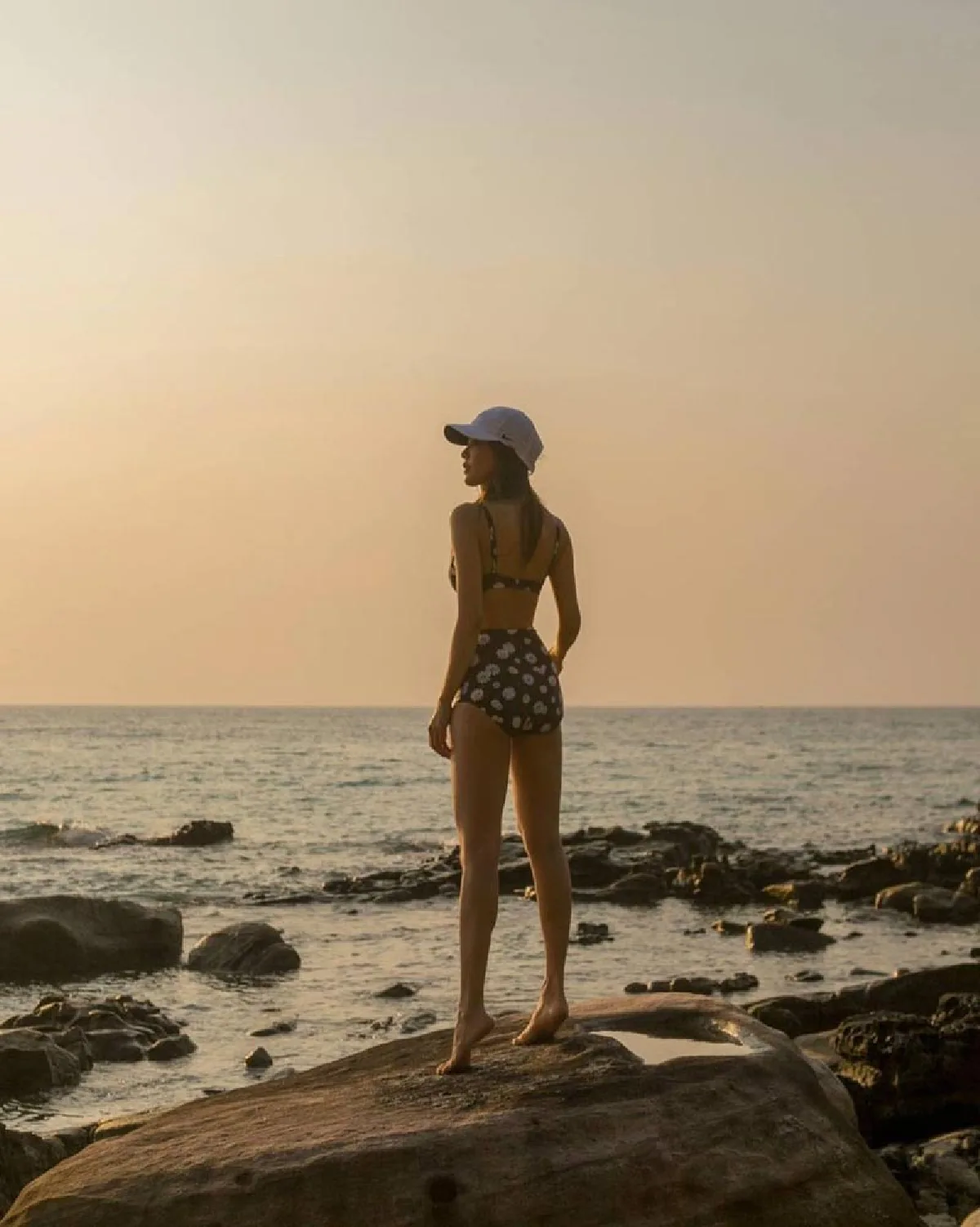 ก้อย รัชวิน โพสท่าสวยจัดเต็มความเซ็กซี่ มีสามีเป็นตากล้องให้ตลอดทริป 