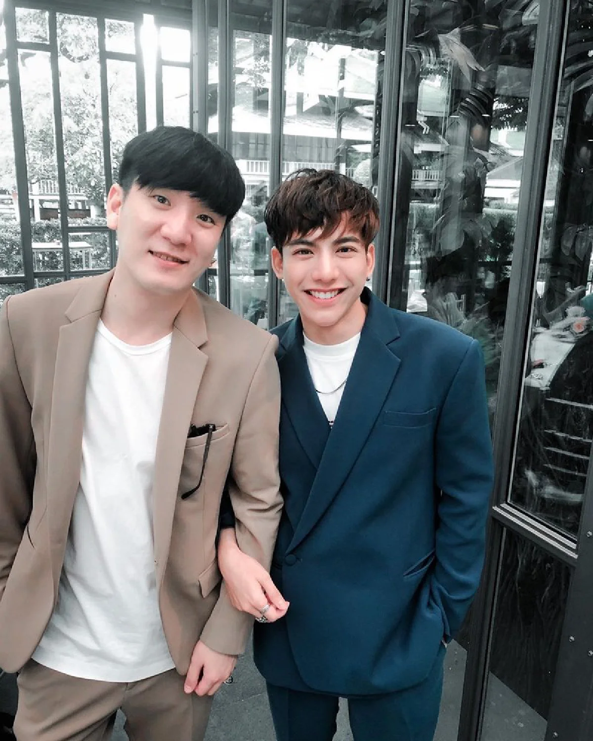 ต้น ธนษิต ลงรูปคู่ควงแขนแฟนหนุ่ม เปิดตัวชัดๆ ฉลองครบรอบรัก 3 ปี