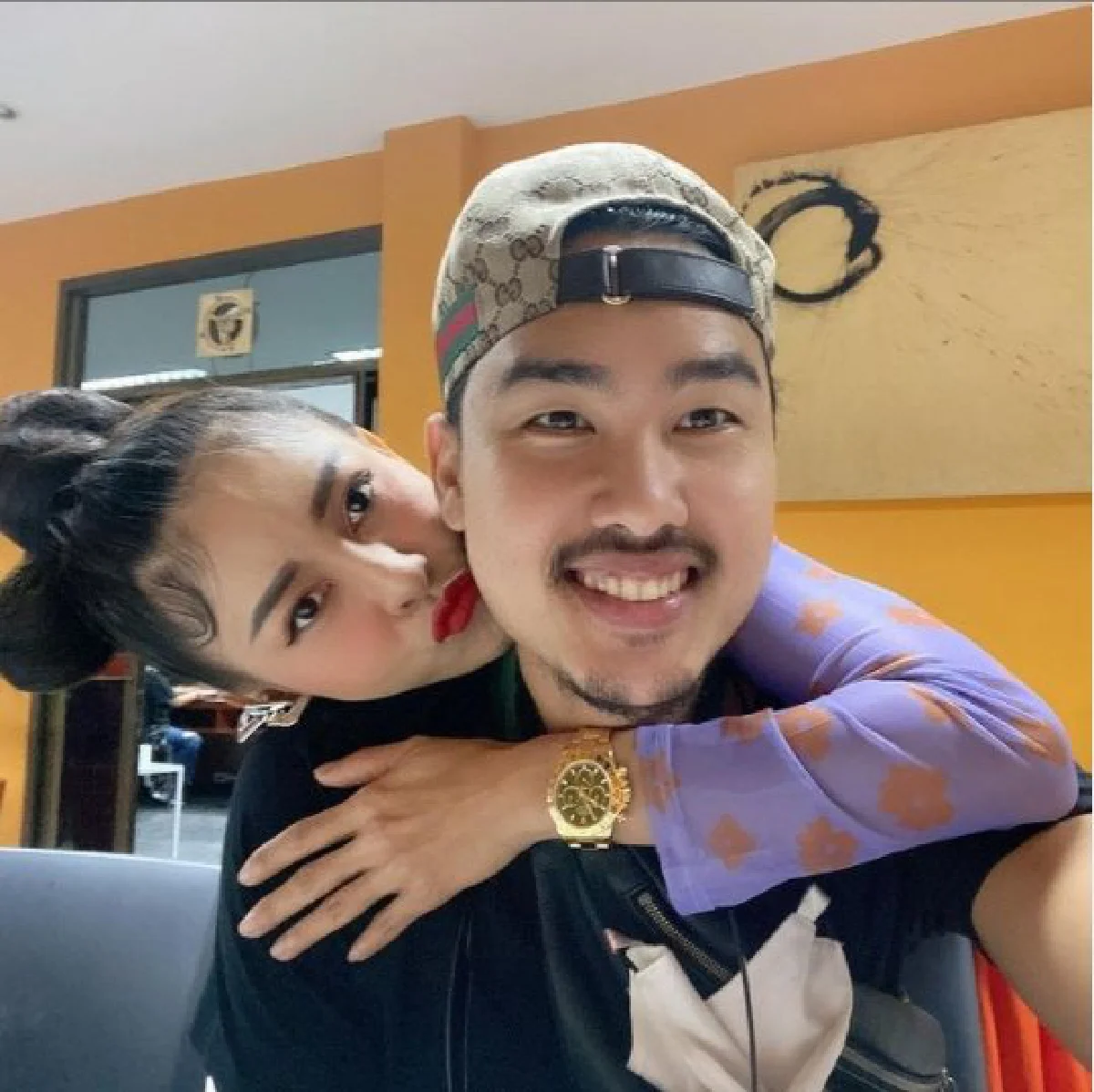 เป็กกี้ ศรีธัญญา เปย์หนักโอนเงิน 8 แสน ให้แฟนหนุ่มเป็นของขวัญวันเกิด 