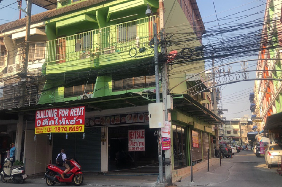 "ลาแล้ว พัทยา" วลียอดฮิตในโลกออนไลน์ หลังคนเจอพิษโควิด แห่ย้ายกลับบ้าน