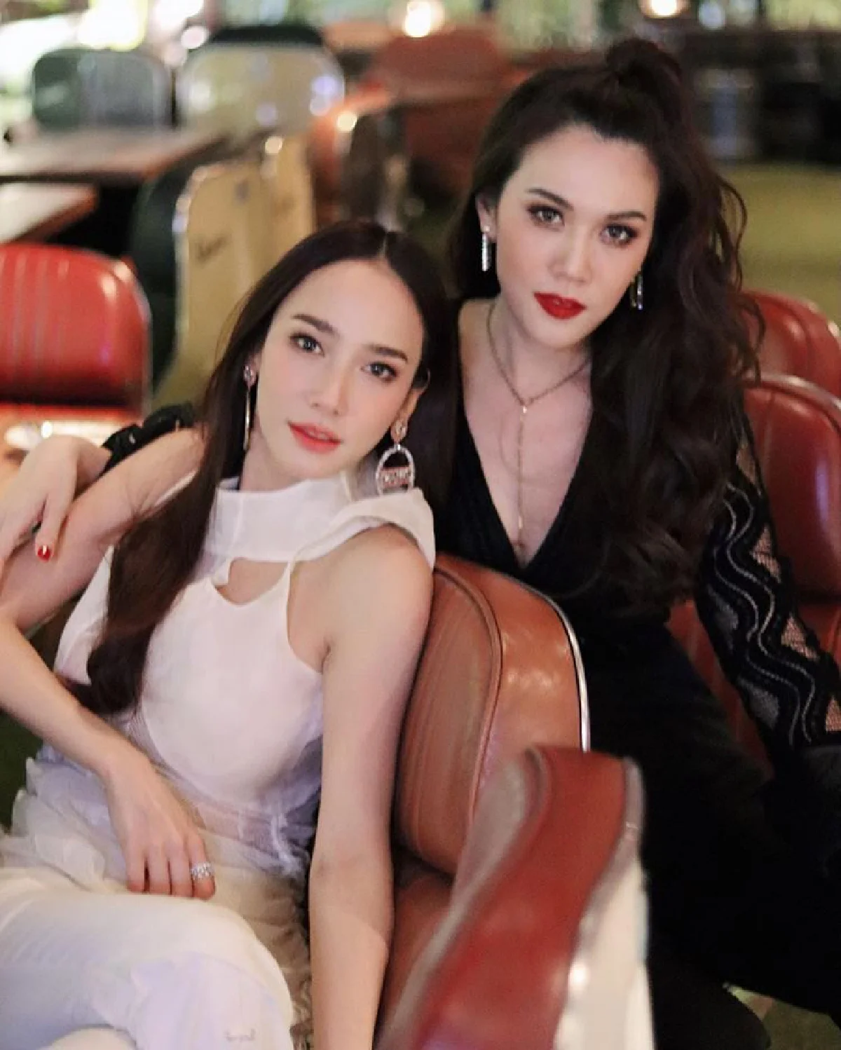 "อั้ม พัชราภา" ให้อั่งเปาล่วงหน้า “น้องมายู” งานนี้ “แม่เมย์” โชว์ให้เห็นแบงก์พันเป็นปึก