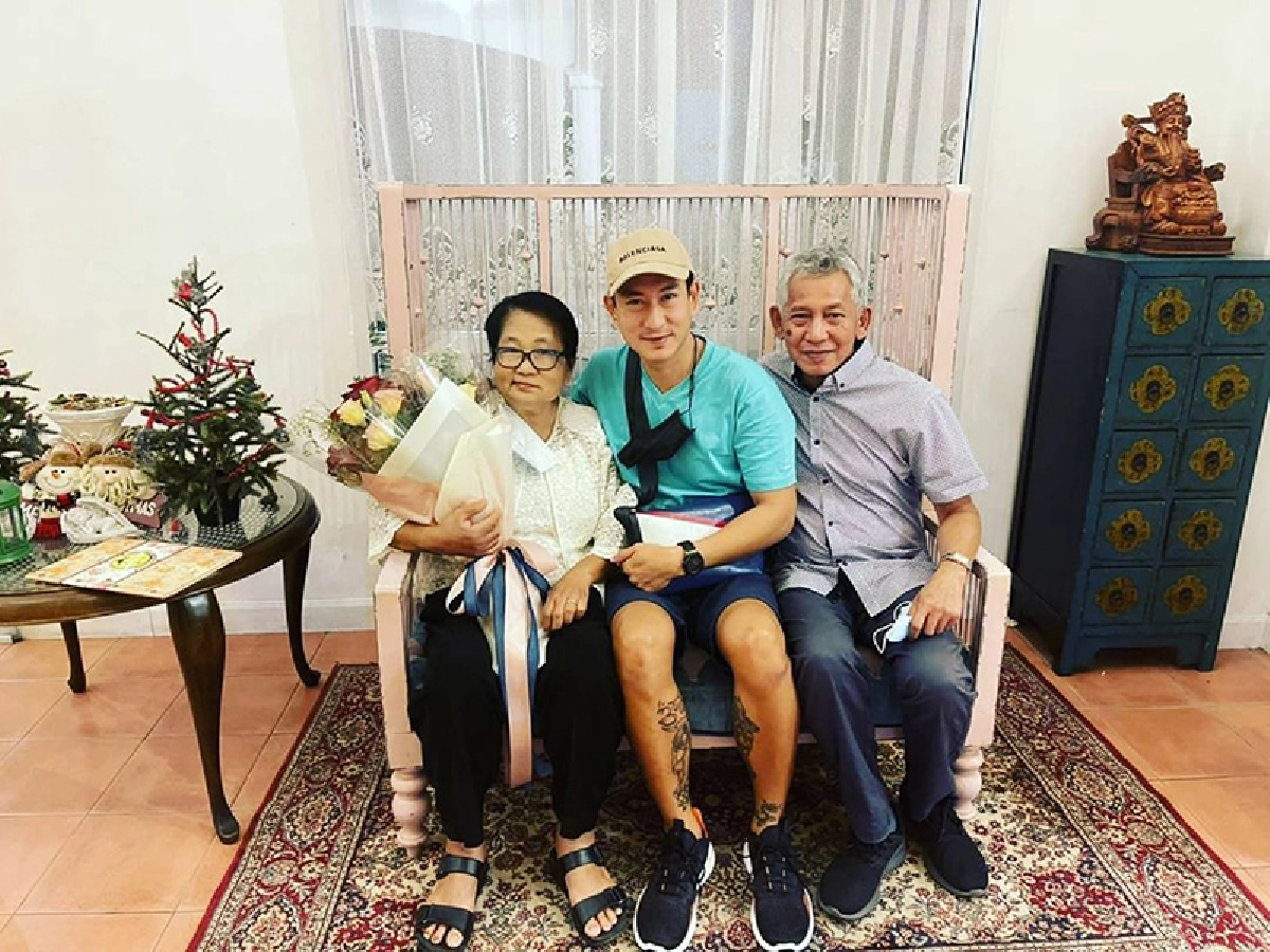 “แพท พาวเวอร์แพท” หอบดอกไม้ช่อโต ฉลองวันเกิดคุณแม่ในรอบ 17 ปี 