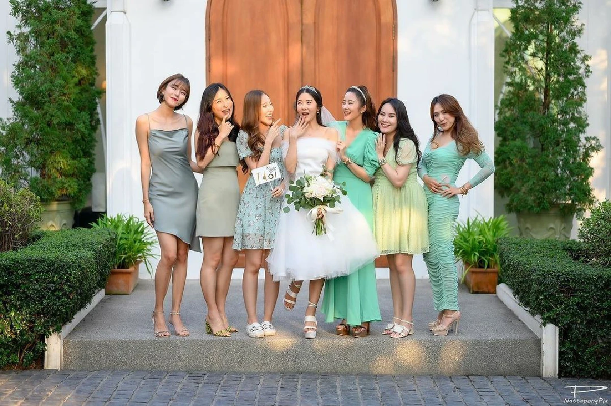 "เนย เนโกะจัมพ์" สุดแฮปปี้! เพื่อนๆ ทำเซอร์ไพรส์จัดงานแต่งเล็กๆ ให้ หลังถูกเลื่อนงานเป็นรอบที่ 3