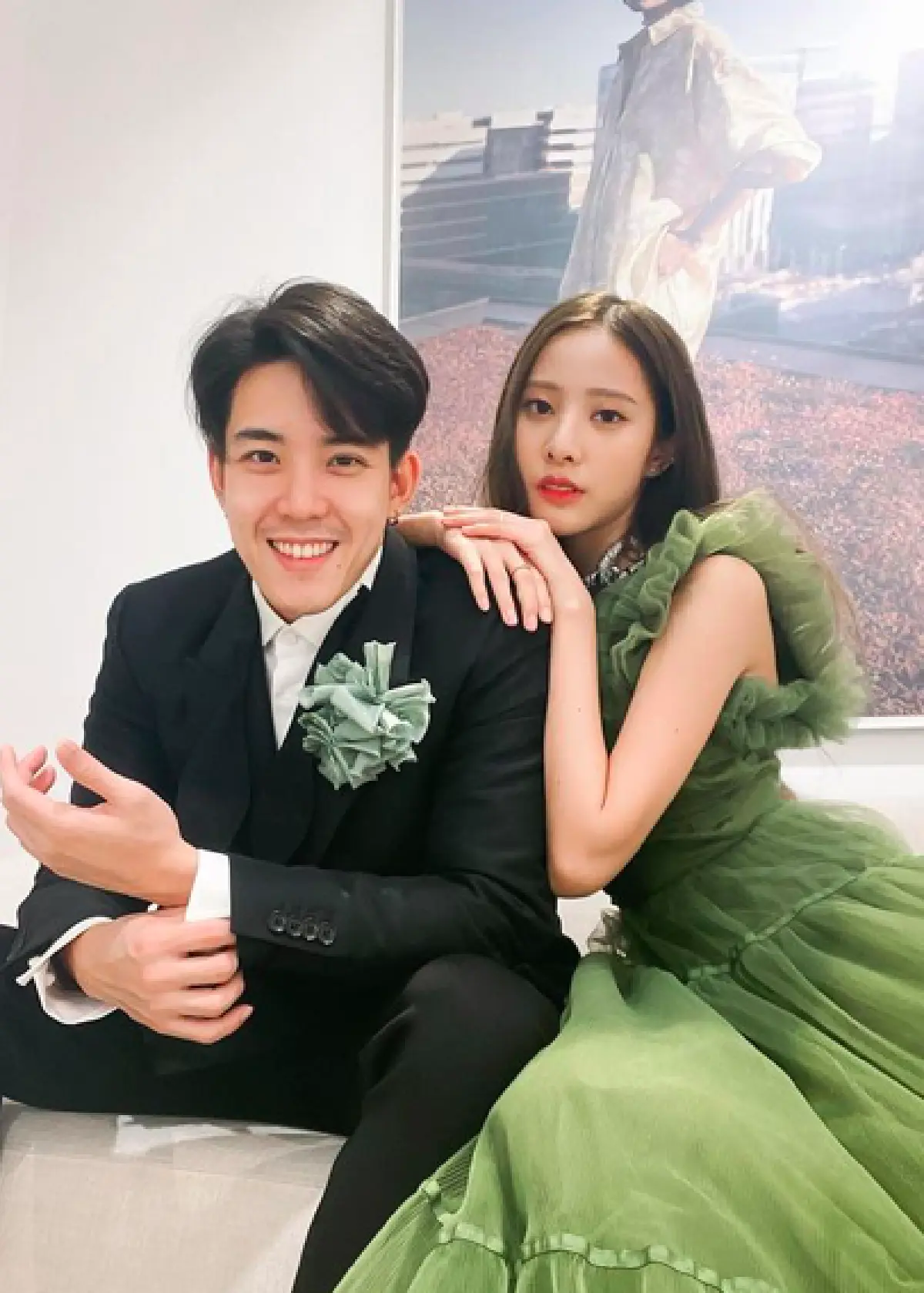 จองตัวไว้ก่อน! “พิกเล็ท” ทำเซอร์ไพรส์ “วิคเตอร์“ คุกเข่าขอแต่งงาน