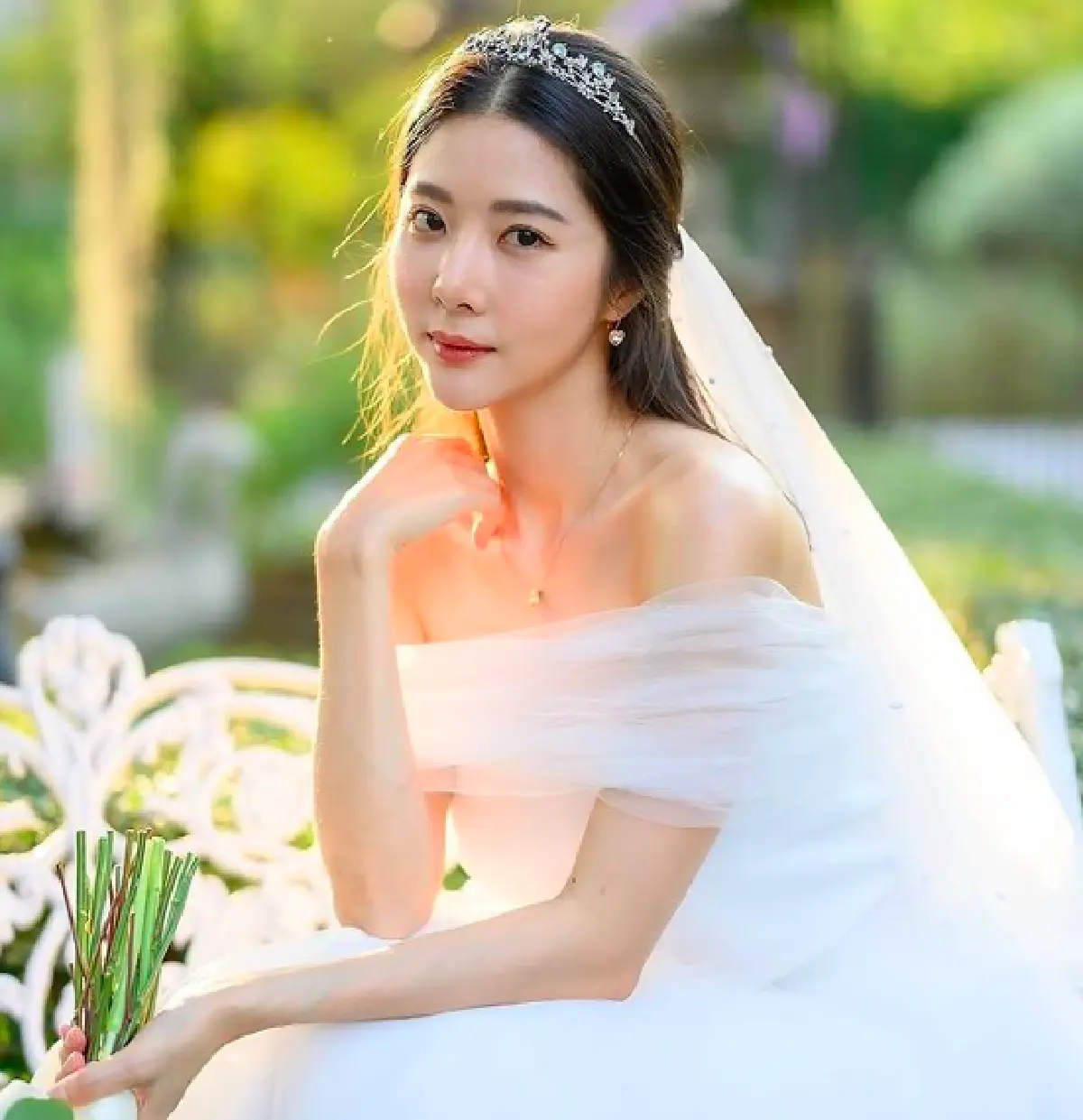 "เนย เนโกะจัมพ์" สุดแฮปปี้! เพื่อนๆ ทำเซอร์ไพรส์จัดงานแต่งเล็กๆ ให้ หลังถูกเลื่อนงานเป็นรอบที่ 3