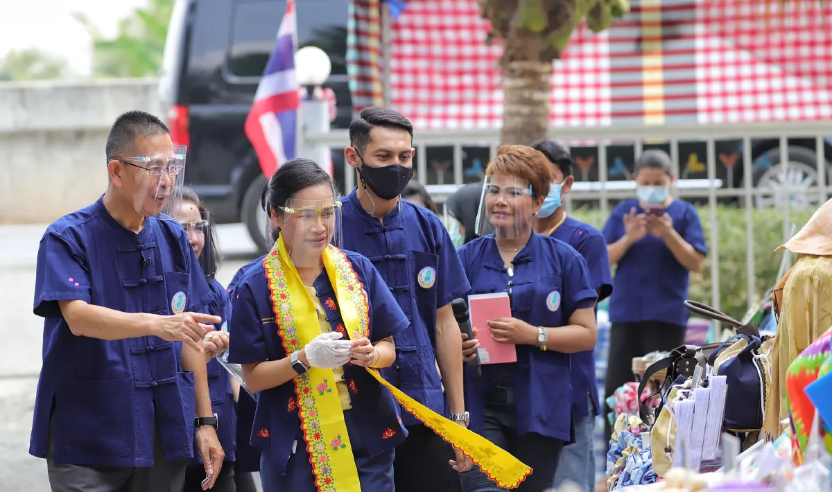 ศธ.ตามติดชีวิตไอดอลกศน.เมืองดอกบัวจากเด็กยากจนก้าวเป็นผู้ว่าฯ