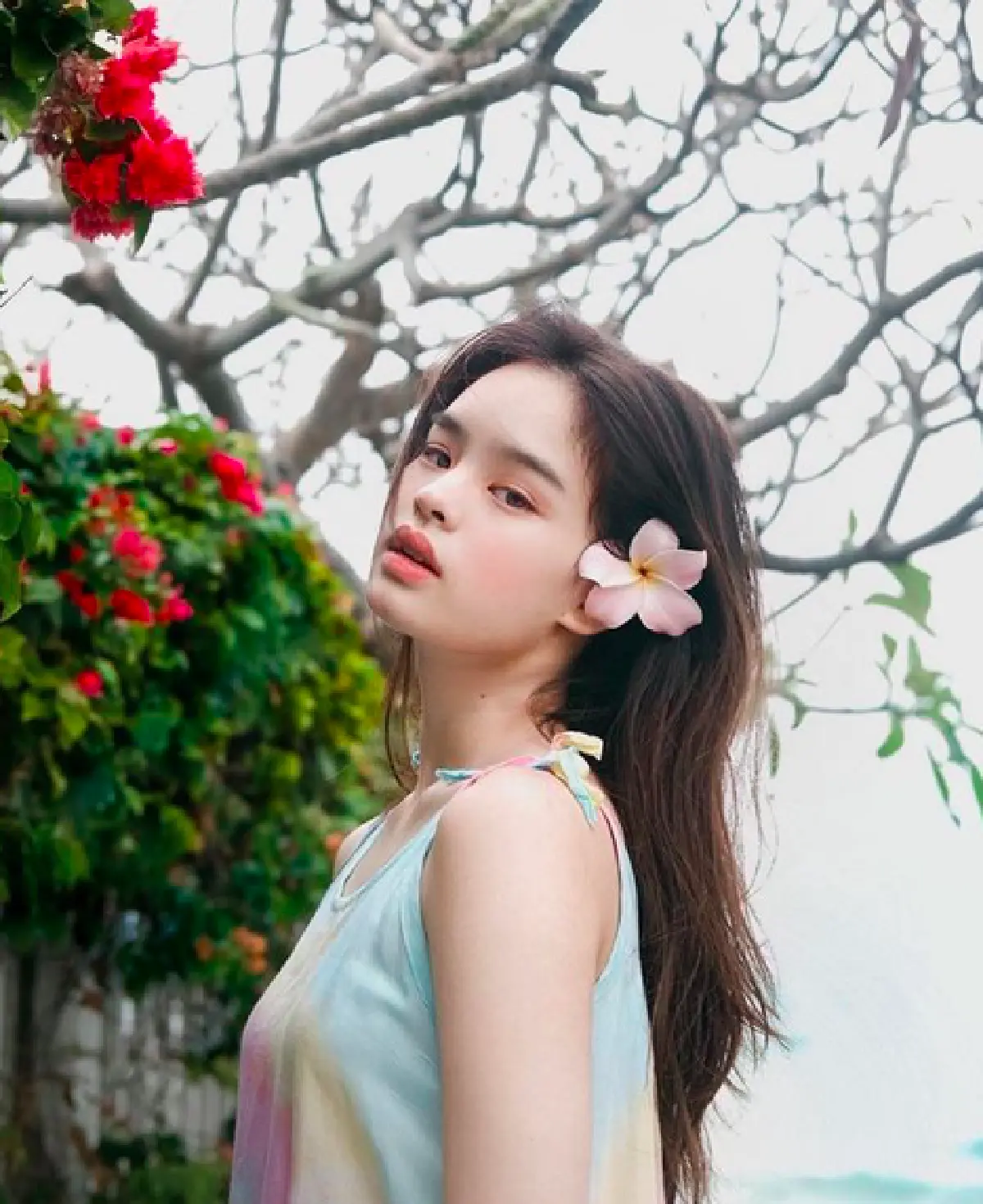 “แอลลี่” ทำใจละลาย! อวดลุคสวยใสออร่าเปล่งประกายมาก