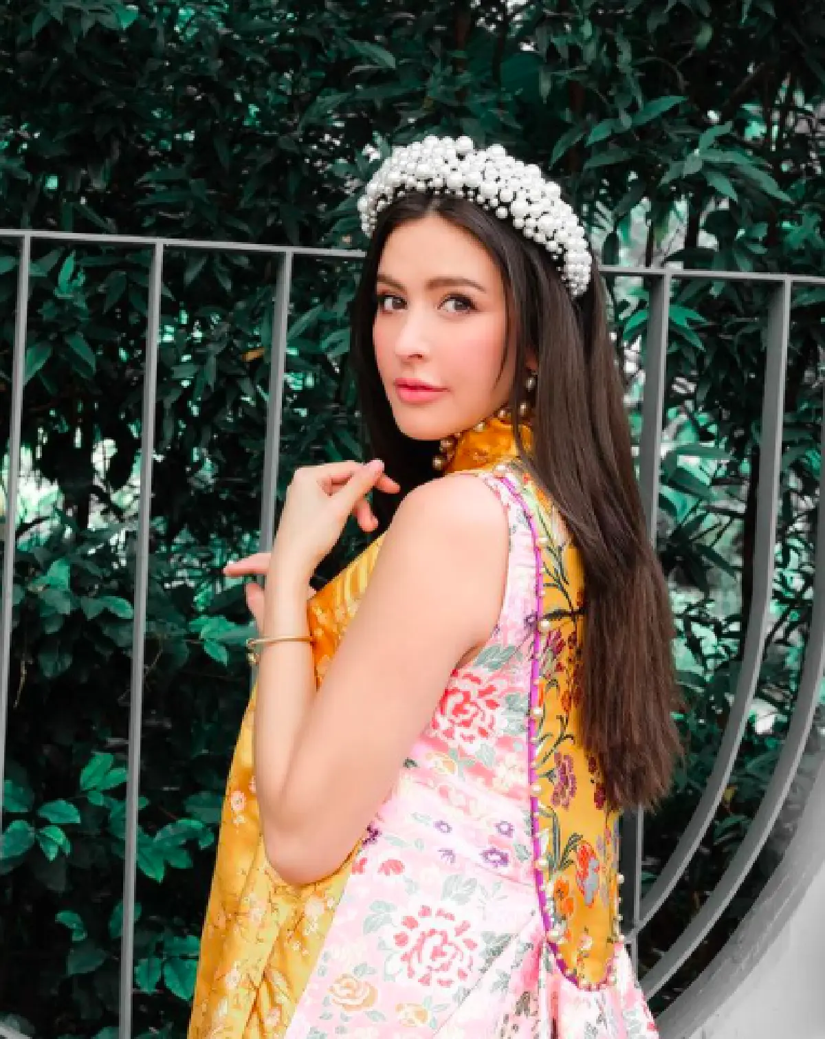 "ศรีริต้า" ยิ่งท้องแก่ยิ่งออร่าพุ่ง! แต่งชุดจีนรับตรุษจีน “กรณ์” ตั้งชื่อจีนให้ว่า "เหมยลี่"