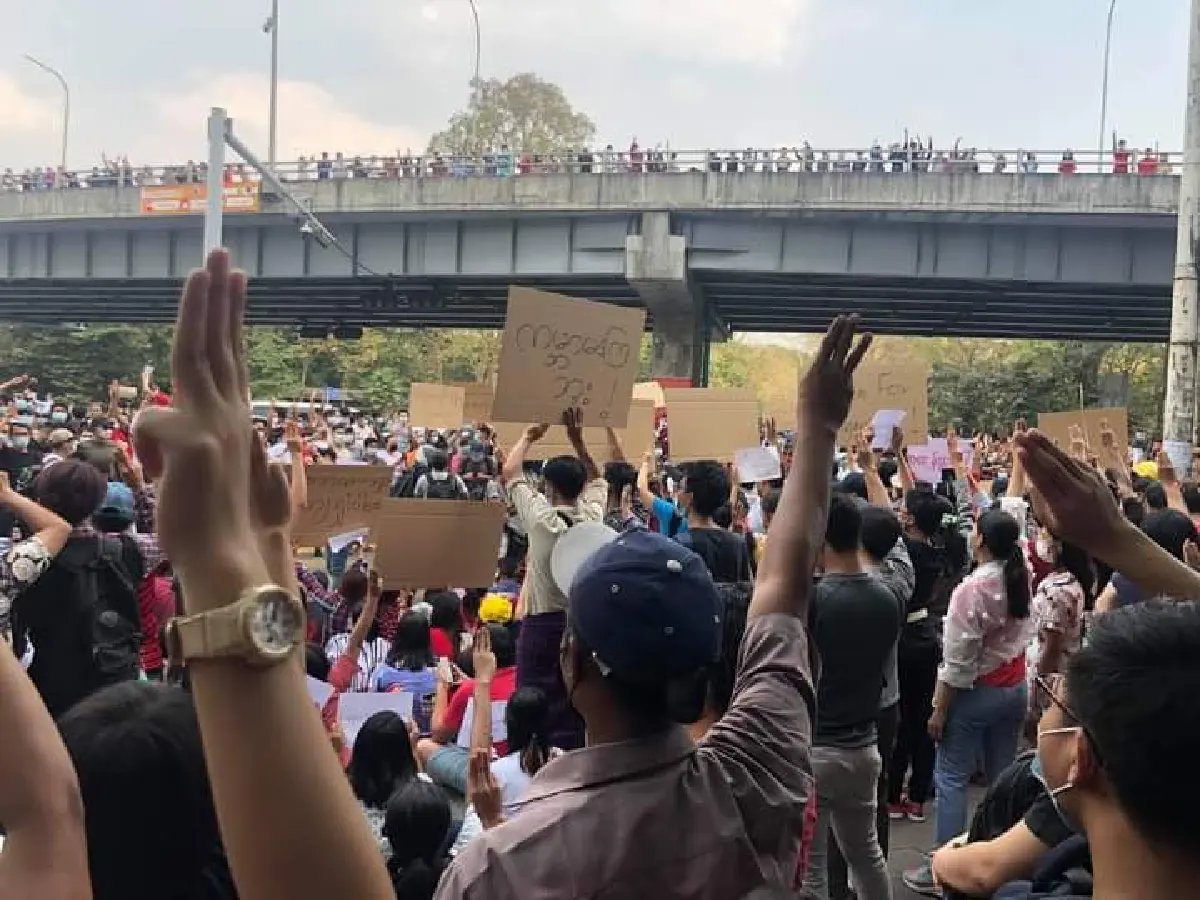 ส่องม็อบเมียนมา เหมือน-ต่างไทยยังไงมาดูกัน