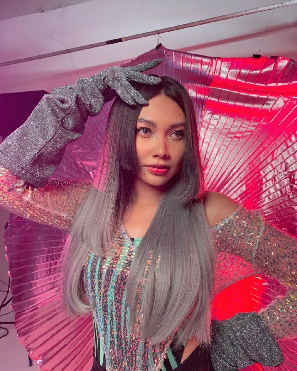 แก้ม วิชญาณี ปล่อยภาพเบื้องหลัง 2021 ราตรี กว่าจะเป็นเอ็มวีสุดปัง