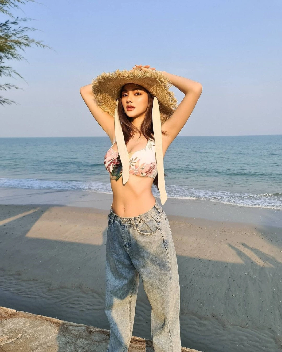 10 ภาพแซ่บสุดพลัง กวาง เดอะเฟซ นุ่งบิกินี่อวดหุ่นสวยคลุมด้วยชุดตาข่าย