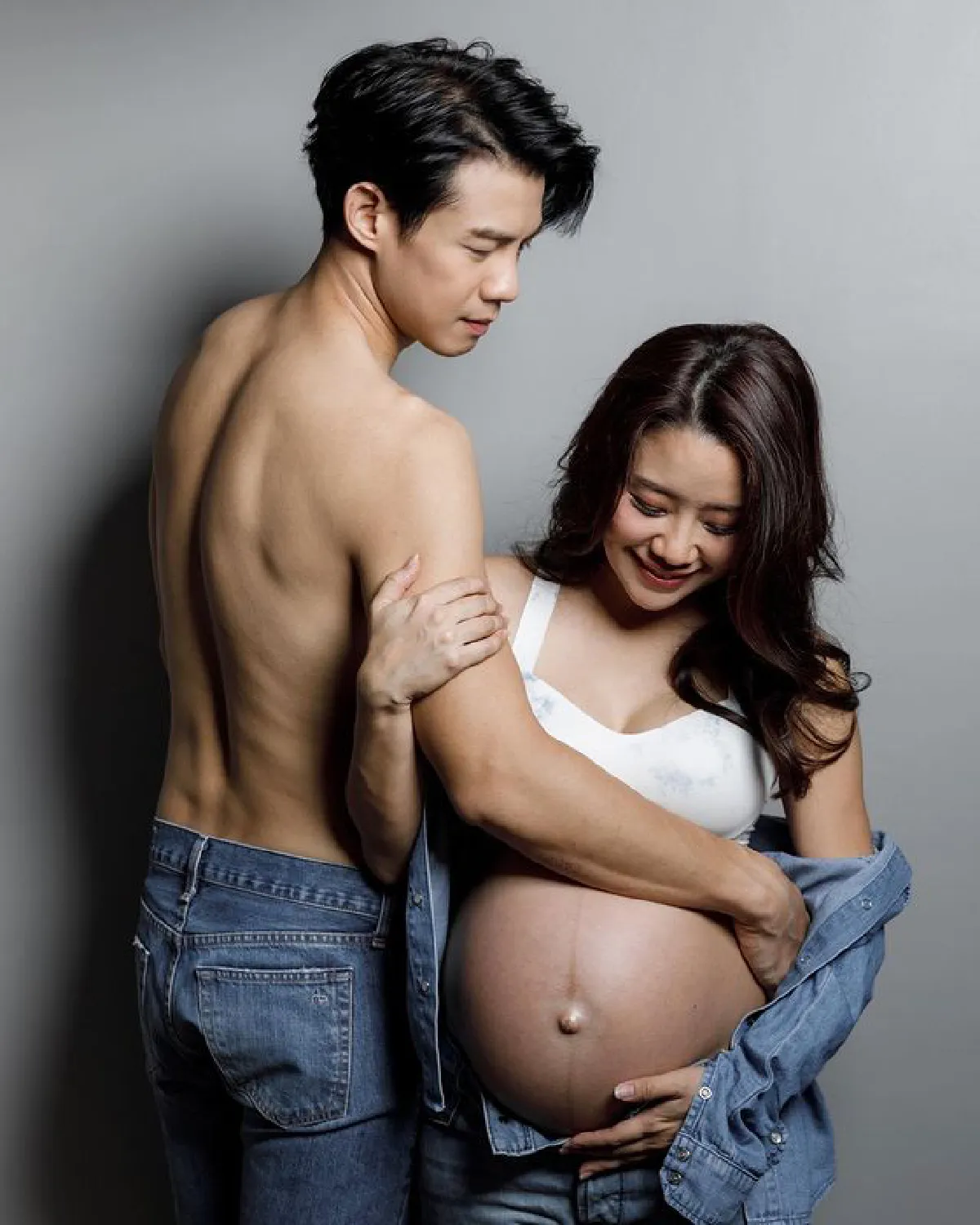 “ณัฏฐ์-นาน่า” ถ่ายภาพครอบครัว ทิ้งทวนก่อนคลอด!